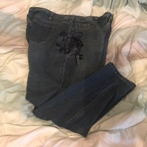 Venezia jean cute embroidery detail